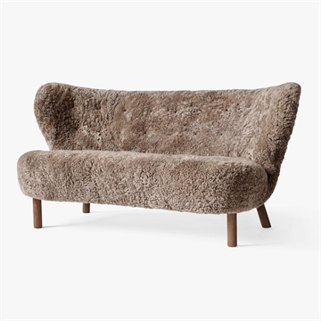 &Tradition Little Petra Sofa VB2 - Oileret Valnød/Sheepskin Sahara